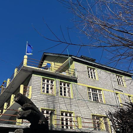 Snowflake Homestay Gondhla Экстерьер фото