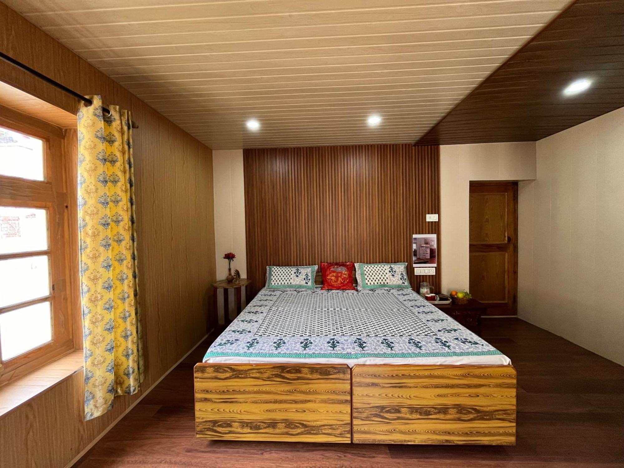 Snowflake Homestay Gondhla Экстерьер фото