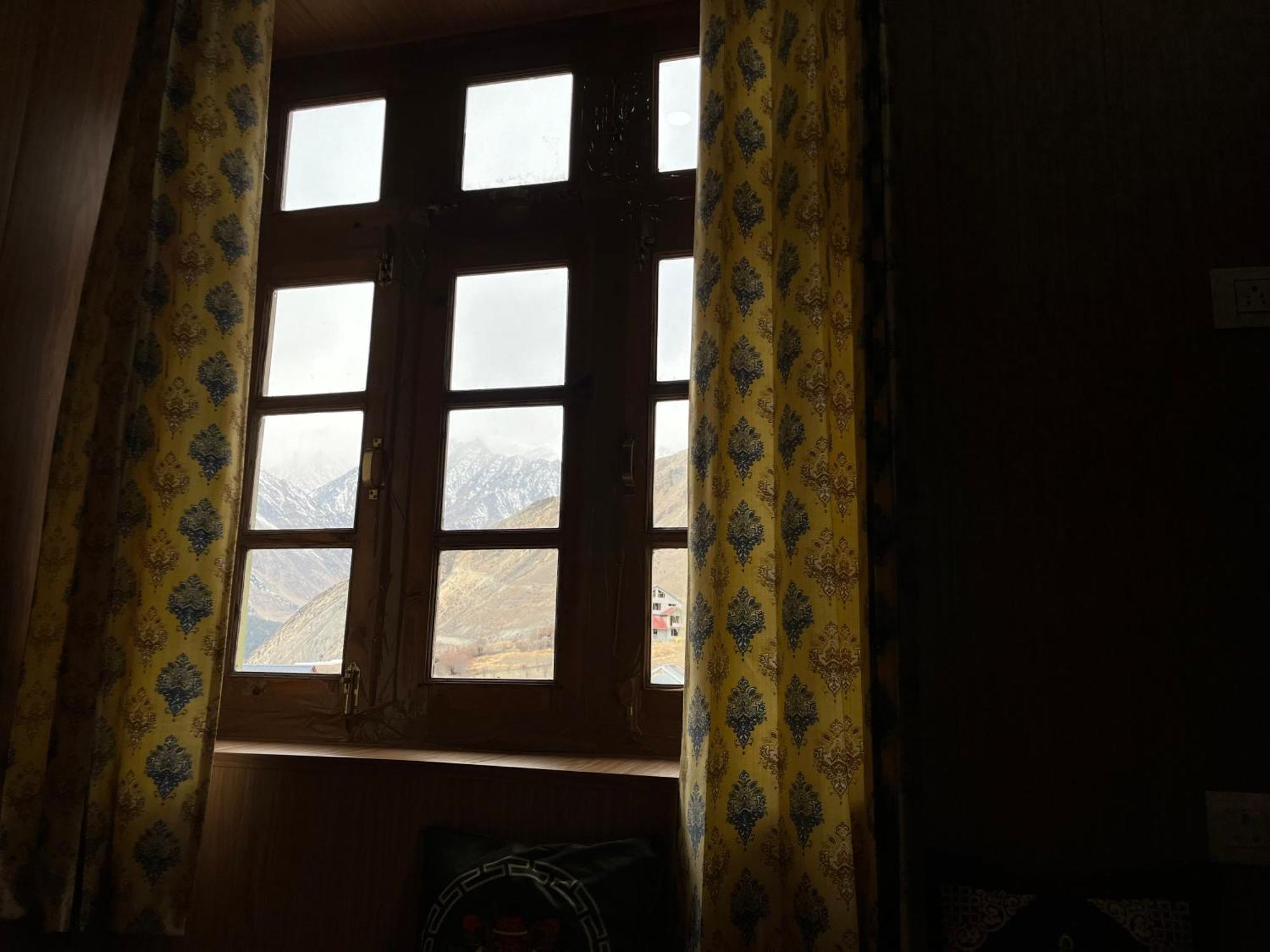 Snowflake Homestay Gondhla Экстерьер фото
