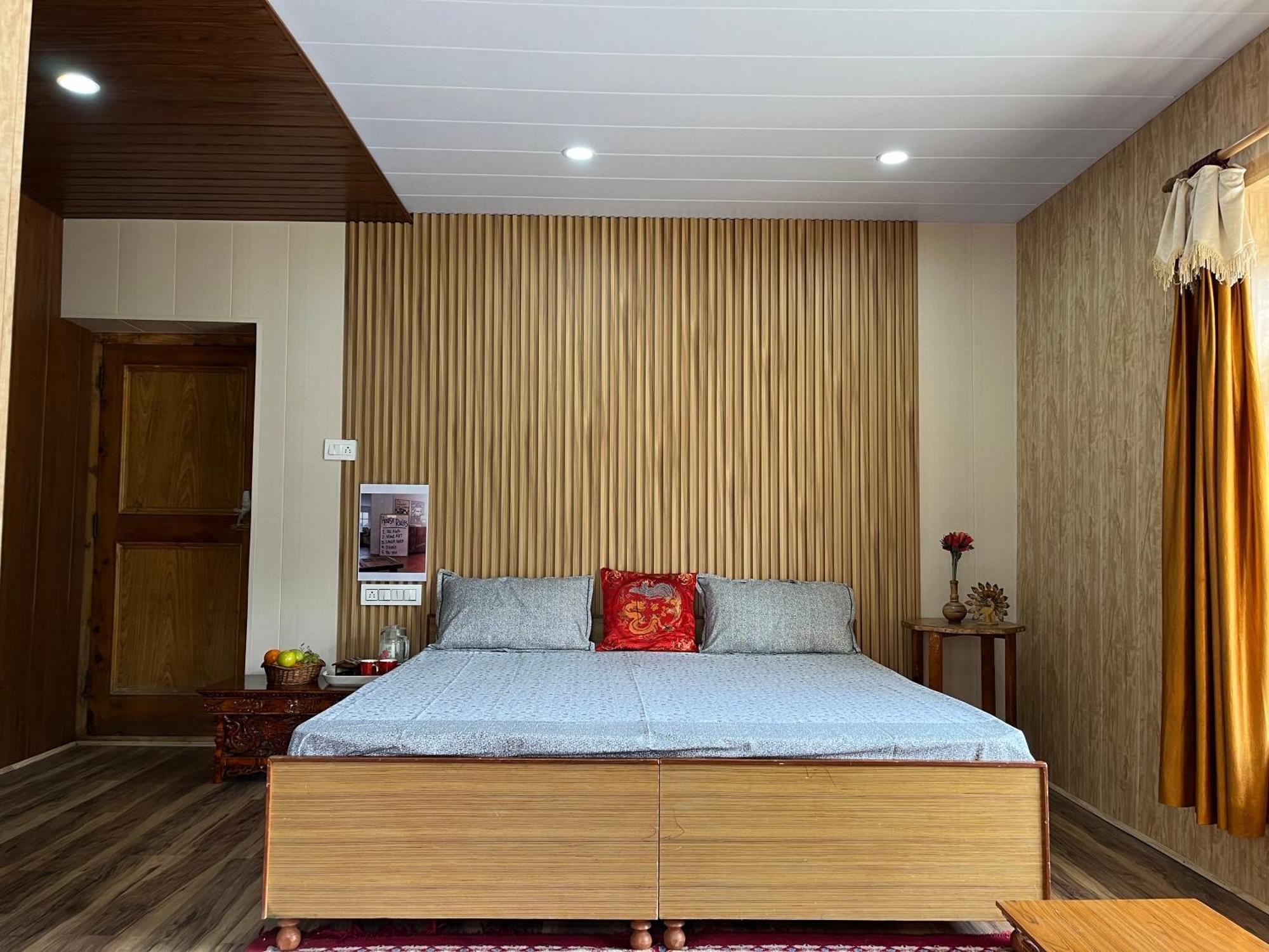 Snowflake Homestay Gondhla Экстерьер фото